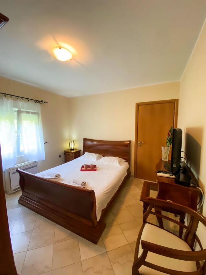 Lovely Apartment Jovan 3,With A View Of The Bay And Free Wi-Fi Kotor Exterior foto